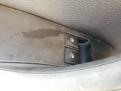 Pezzo di ricambio per auto di seconda mano Interruttore Alzacristalli Anteriore Sinistro per OPEL ASTRA J BERLINA 5P A20DTH Riferimenti OEM IAM   
