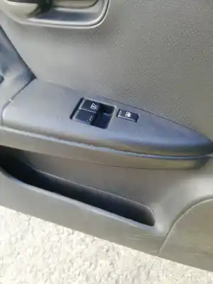 Pezzo di ricambio per auto di seconda mano INTERRUTTORE ALZACRISTALLI ANTERIORE SINISTRO per NISSAN NOTE (E11E)  Riferimenti OEM IAM   