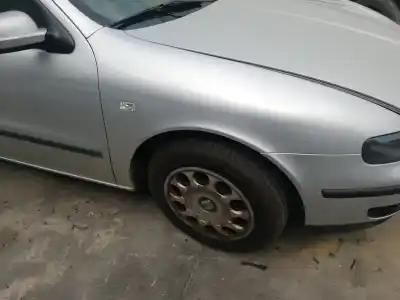 Автозапчастина б/у передне праве крило для SEAT LEON (1M1) 1.6 16 V Посилання на OEM IAM   