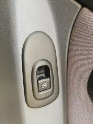Автозапчастина б/у передній правий віконний вимикач для SEAT LEON (1M1) 1.6 16 V Посилання на OEM IAM   