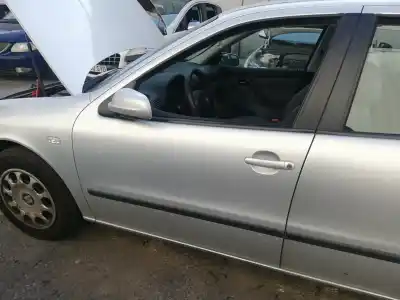 Second-hand car spare part left front door for seat leon (1m1) 1.6 16 v oem iam references 1m0831055m Second-hand car spare part left front door for seat leon (1m1) 1.6 16 v oem iam references 1m0831055m