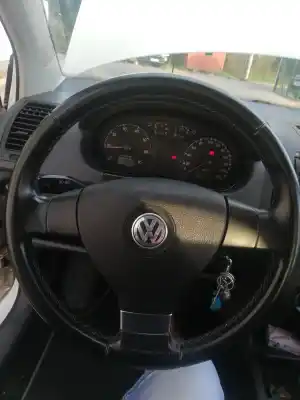 Pièce détachée automobile d'occasion VOLANT pour VOLKSWAGEN POLO (9N3)  Références OEM IAM   