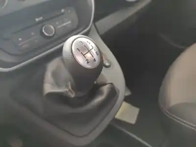 Peça sobressalente para automóvel em segunda mão Botão Da Alavanca De Velocidades por RENAULT KANGOO II (F/KW0) K9K628 Referências OEM IAM   