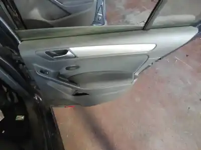 Pièce détachée automobile d'occasion GARNITURE DE PORTE ARRIÈRE DROITE pour VOLKSWAGEN GOLF VI (5K1) 2.0 TDI Références OEM IAM   