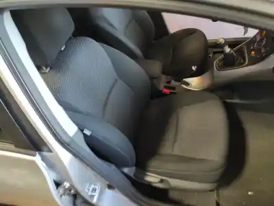 Gebrauchtes Autoersatzteil RECHTER VORDERSITZ zum TOYOTA AURIS (_E15_) 1.4 D-4D (NDE150_) OEM-IAM-Referenzen   
