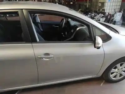 Peça sobressalente para automóvel em segunda mão PORTA DIANTEIRA DIREITA por TOYOTA AURIS (_E15_) 1.4 D-4D (NDE150_) Referências OEM IAM   
