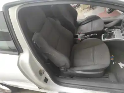 Recambio de automóvil de segunda mano de Asiento Delantero Derecho para OPEL ASTRA H CARAVAN Z19DT referencias OEM IAM   