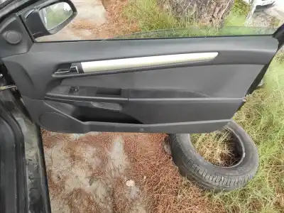 Pezzo di ricambio per auto di seconda mano rivestimento porta anteriore destro per opel astra h gtc z16xer riferimenti oem iam  Pezzo di ricambio per auto di seconda mano rivestimento porta anteriore destro per opel astra h gtc z16xer riferimenti oem iam