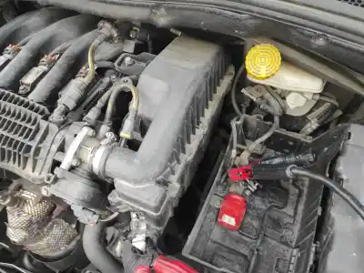 Автозапчастина б/у ПОВІТРЯНИЙ ФІЛЬТР для PEUGEOT 208  Посилання на OEM IAM 9670851880  