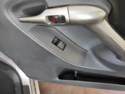 Pezzo di ricambio per auto di seconda mano Interruttore Alzacristalli Anteriore Destro per TOYOTA VERSO (AUR2/ZGR2) 1ADFTV Riferimenti OEM IAM   