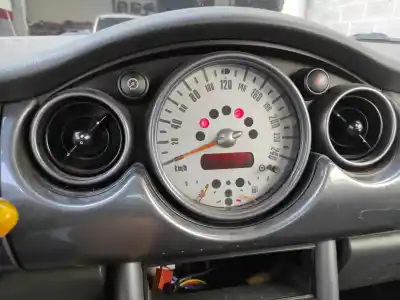 Pezzo di ricambio per auto di seconda mano Pannello Degli Strumenti per MINI MINI (R50,R53) G-W10B16A Riferimenti OEM IAM 62109126988  