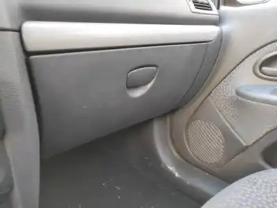 Автозапчастина б/у бардачок для renault clio ii fase ii (b/cb0) d7f726 посилання на oem iam 