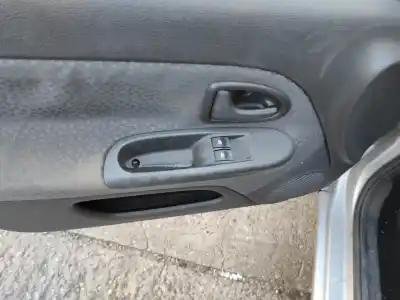 Автозапчастина б/у передні вікний вмикач для RENAULT CLIO II FASE II (B/CB0) D7F726 Посилання на OEM IAM   