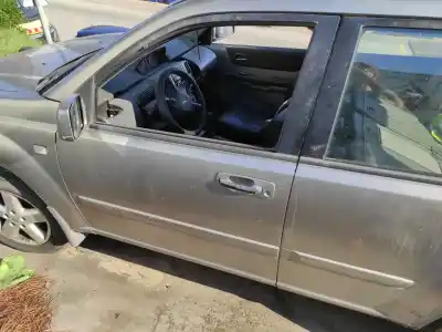 Recambio de automóvil de segunda mano de PUERTA DELANTERA IZQUIERDA para NISSAN X-TRAIL (T30) YD22ETI(YD22DDTI) referencias OEM IAM   