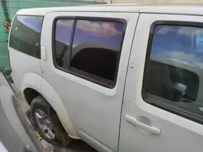 Автозапчастина б/у двері задні праві для nissan pathfinder (r51) d-yd25 посилання на oem iam 
