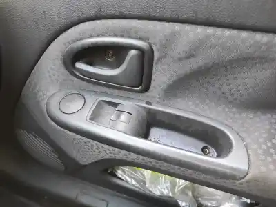 Автозапчасти б/у выключатель переднего правого окна за RENAULT CLIO II FASE II (B/CB0) K9K740 ссылки OEM IAM   