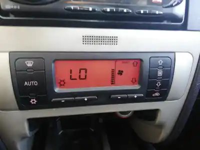 Pièce détachée automobile d'occasion COMMANDE DE CLIMATISATION / CHAUFFAGE pour SEAT LEON (1M1)  Références OEM IAM 1M0820043G  
