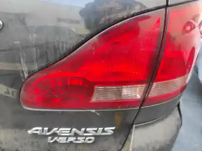 Автозапчасти б/у внутренний правый задний фонарь за toyota avensis verso (m20) 1cdftv ссылки oem iam  Автозапчасти б/у внутренний правый задний фонарь за toyota avensis verso (m20) 1cdftv ссылки oem iam