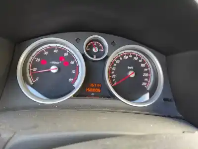 Автозапчастина б/у панель інструментів для opel astra h sedán (a04) 1.6 (l69) посилання на oem iam 13308994