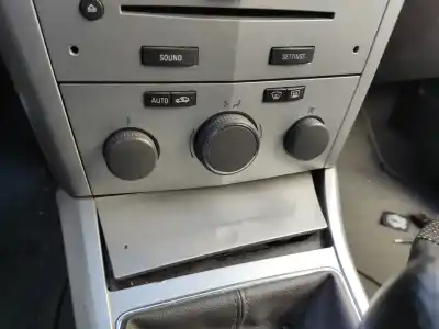 Автозапчастина б/у клімат-контроль для opel astra h sedán (a04) 1.6 (l69) посилання на oem iam 
