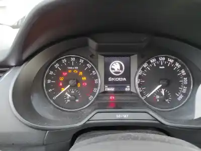 Second-hand car spare part dashboard for skoda octavia iii combi (5e5, 5e6) 2.0 tdi oem iam references 5e0920751b  