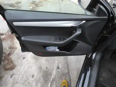 Second-hand car spare part left front door trim for skoda octavia iii combi (5e5, 5e6) 2.0 tdi oem iam references 5e1867011