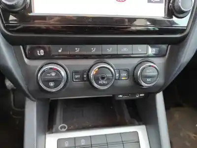 Second-hand car spare part climate control for skoda octavia iii combi (5e5, 5e6) 2.0 tdi oem iam references 5e0907044r