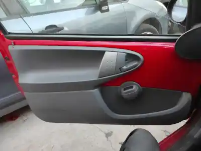 Recambio de automóvil de segunda mano de GUARNECIDO PUERTA DELANTERA IZQUIERDA para CITROEN C1 (PM_, PN_) 1.0 referencias OEM IAM   
