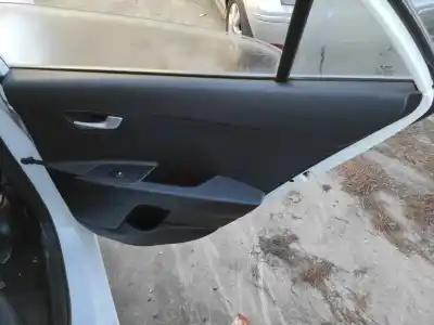 Piesă de schimb auto la mâna a doua copie usa spate dreapta pentru kia rio (yb) g4lf referințe oem iam 