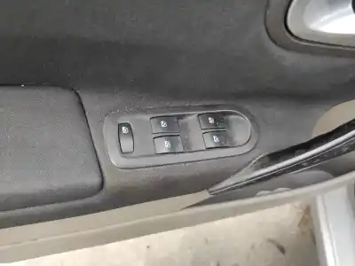 Peça sobressalente para automóvel em segunda mão Botão / Interruptor Elevador Vidro Dianteiro Esquerdo por RENAULT MEGANE II SEDÁN (LM0/1_) 1.5 DCI (LM02, LM13, LM2A) Referências OEM IAM   