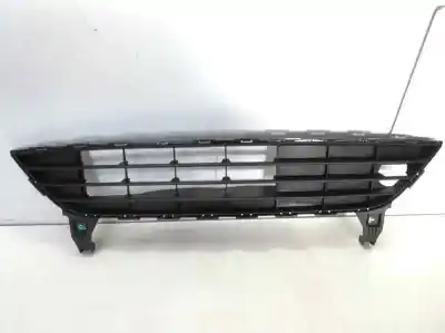 Second-hand car spare part central bumper grille for suzuki celerio 1.0 12v cat oem iam references 7172184m0  