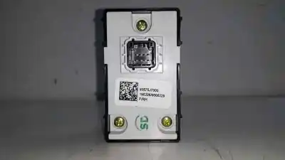 Автозапчастина б/у передній правий віконний вимикач для kia ceed (cd) 1.6 crdi 136 посилання на oem iam 93575j7000  