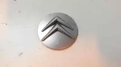 Pièce détachée automobile d'occasion CAPUCHONS DE MOYEUX pour CITROEN C3  Références OEM IAM 542113  