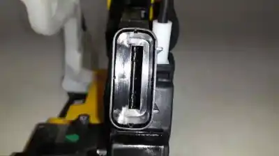 Second-hand car spare part front right door lock for kia cee´d drive oem iam references 81320a2110  