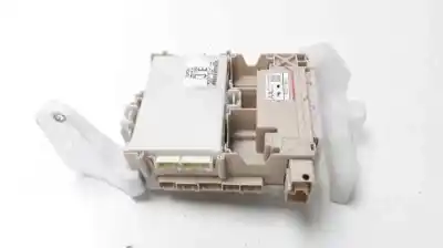 Pezzo di ricambio per auto di seconda mano scatola relè/fusibili per citroen c1 airscape 1.0 vti riferimenti oem iam 892210h030  827300h040a