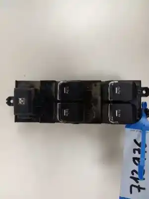 Second-hand car spare part left front power window switch for kia cee´d drive oem iam references 93570a2200