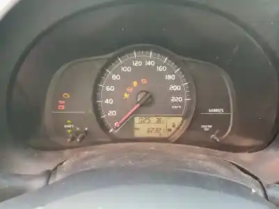 Peça sobressalente para automóvel em segunda mão quadrante por toyota yaris active referências oem iam 838000dp50  