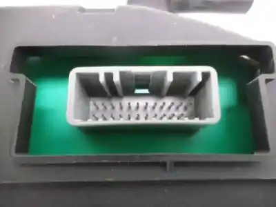 Peça sobressalente para automóvel em segunda mão quadrante por renault clio iii emotion referências oem iam 8200628775h  