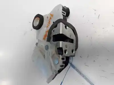 Second-hand car spare part front right door lock for toyota yaris active oem iam references 