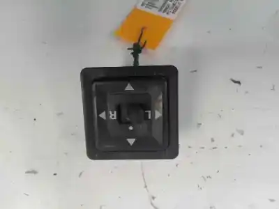Second-hand car spare part rearview side mirror switch for mitsubishi montero (v20/v40) 2.5 turbodiesel oem iam references  Second-hand car spare part rearview side mirror switch for mitsubishi montero (v20/v40) 2.5 turbodiesel oem iam references