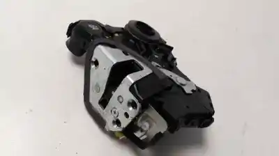 Second-hand car spare part left front door lock for toyota auris active oem iam references 6904002210
