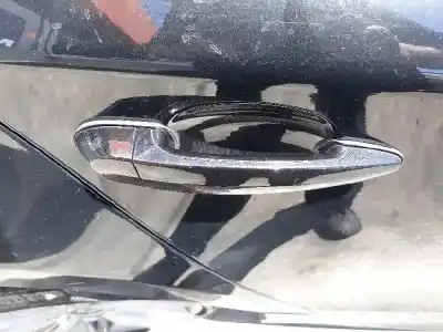 Peça sobressalente para automóvel em segunda mão puxador exterior traseiro direito por bmw serie 1 berlina (e81/e87) 120d referências oem iam 