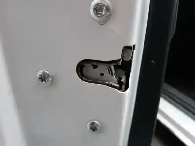 Peça sobressalente para automóvel em segunda mão fechadura da porta dianteira esquerda por opel corsa e color edition ecoflex referências oem iam 13431841