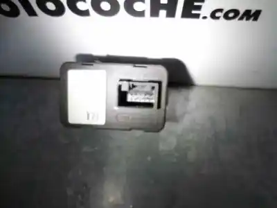 Second-hand car spare part left front power window switch for opel combo cargo oem iam references 13363202  24409205