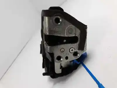 Recambio de automóvil de segunda mano de cerradura puerta trasera derecha para toyota auris 1.8 16v referencias oem iam   