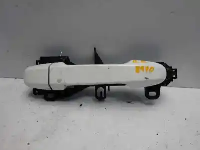 Pièce détachée automobile d'occasion poignée de porte avant droite pour toyota yaris active hybrid références oem iam 