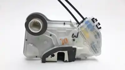 Peça sobressalente para automóvel em segunda mão fechadura da porta dianteira esquerda por toyota corolla (e21) sedan 1.8 16v hybrid referências oem iam 6904002491