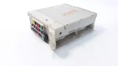 Pezzo di ricambio per auto di seconda mano scatola relè/fusibili per lexus is200 (ds2/is2) 2.2 d-4d cat 150 cv / 110 kw riferimenti oem iam 8273053050  