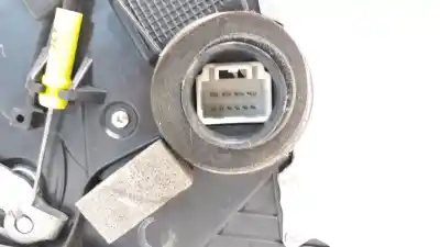 Pezzo di ricambio per auto di seconda mano serratura porta anteriore destra per lexus is200 (ds2/is2) 2.2 d-4d cat 150 cv / 110 kw riferimenti oem iam 6903053090  