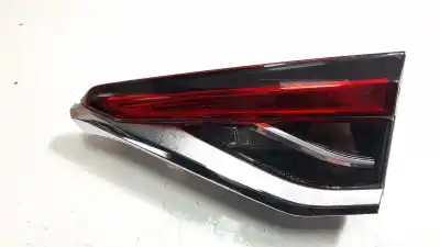 Peça sobressalente para automóvel em segunda mão farolim interior traseiro direito por toyota corolla (e21) sedan 1.8 16v hybrid referências oem iam 8158002c3000